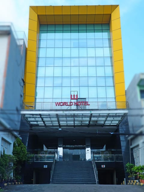 Property building, Facade/entrance, Day