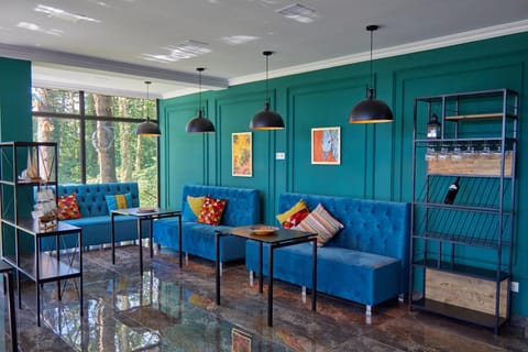 Lounge or bar, Seating area