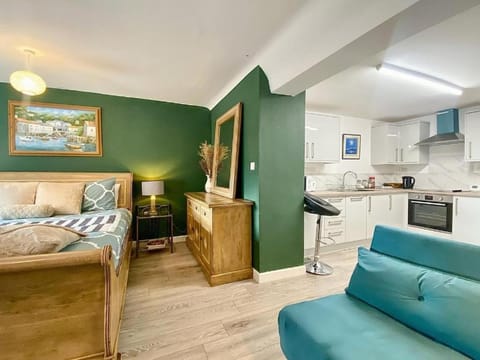 House 1905 - Self Catering Serviced Apartment Apartment in Test Valley District