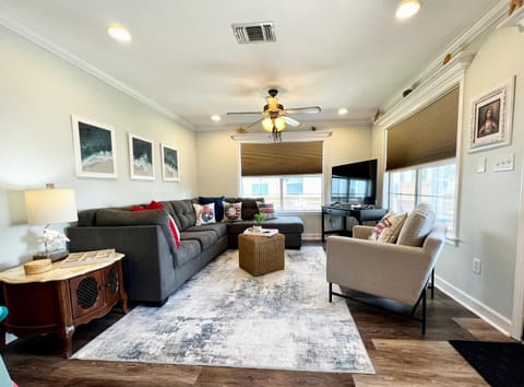 Lifeguard Shack House in Long Beach