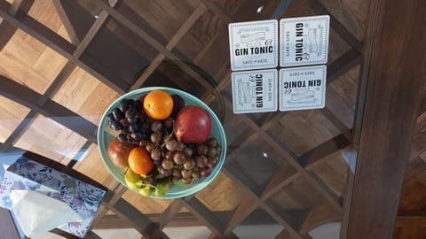 Food and drinks, Food