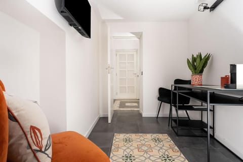 TV and multimedia, Living room, Seating area, Dining area, hair dresser, air conditioner