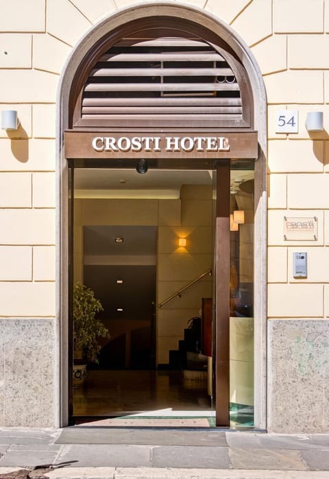 Facade/entrance