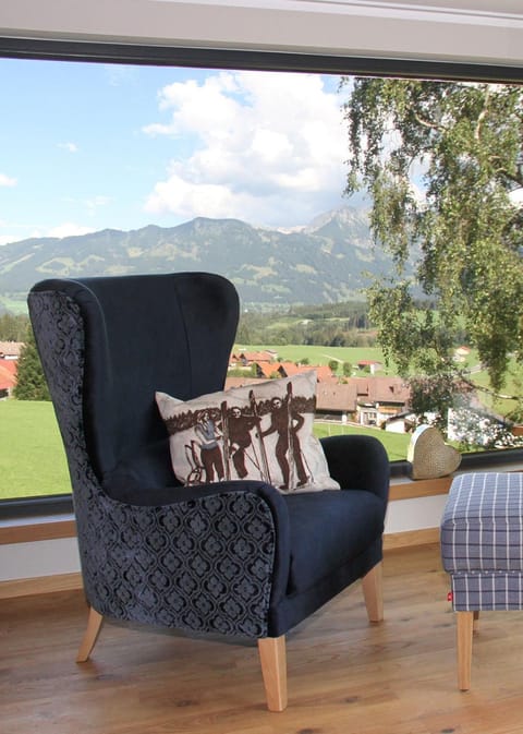 View (from property/room), Living room, Seating area, Mountain view