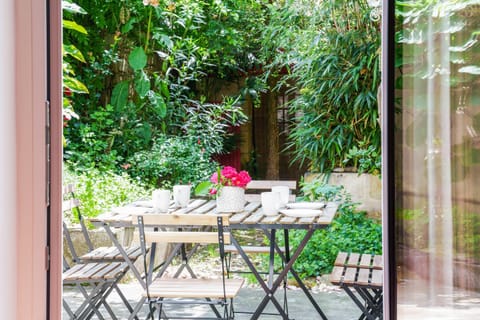 Patio, Spring, Day, Garden, Dining area, Garden view