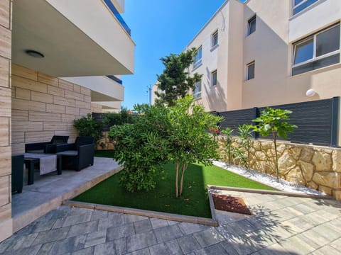 Villa Miss Sunshine with private jacuzzi Villa in Novalja