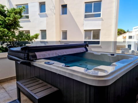 Villa Miss Sunshine with private jacuzzi Villa in Novalja