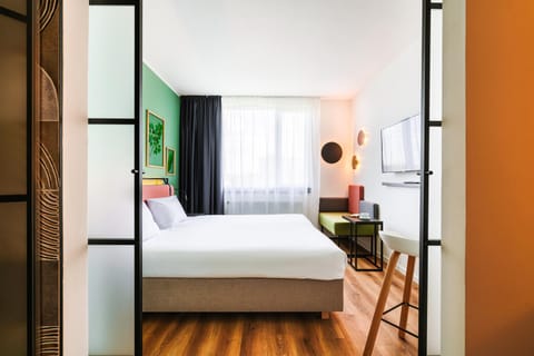 Bed, Photo of the whole room