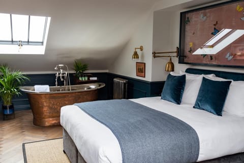 Bedroom, Bath