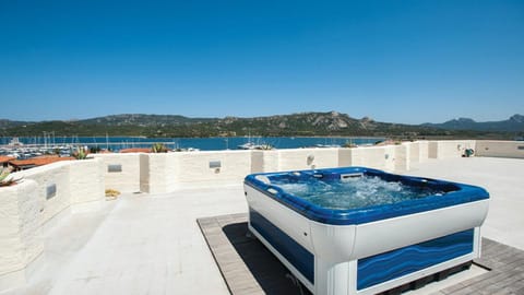 AHR Baja Hotel & Spa Cannigione Hotel in Sardinia