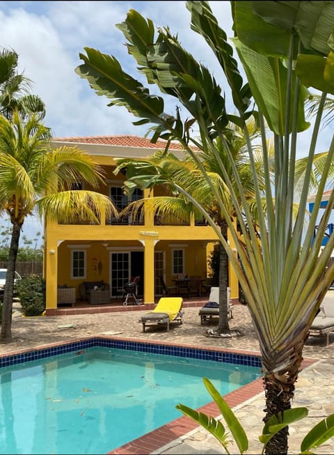 Property building, Swimming pool