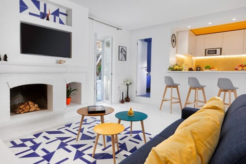 Communal lounge/ TV room, Living room