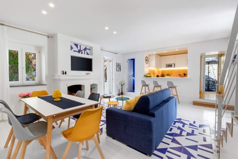 Communal lounge/ TV room, Living room