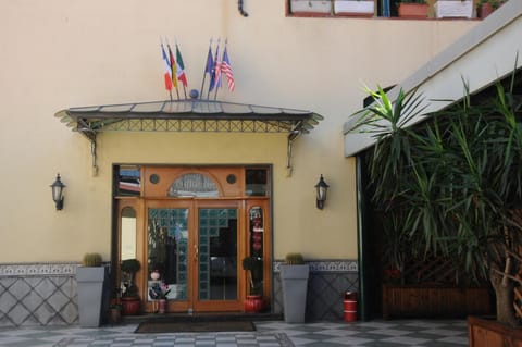 Facade/entrance, Garden, Floor plan