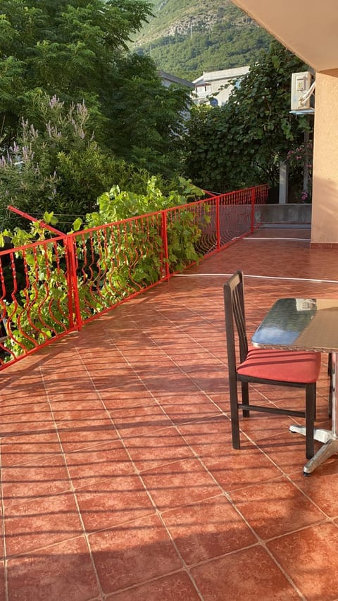 Sun-Love Apartment in Montenegro