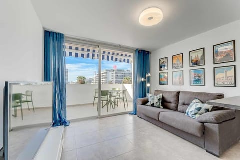 Living room, Swimming pool