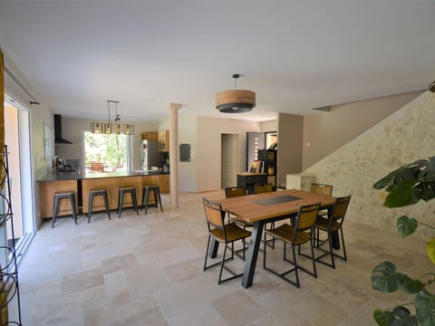 Villa 4* pour 6 pers. avec piscine privée et grand jardin, proche gorges de l'Ardèche - FR-1-382-191 House in Provence-Alpes-Côte d'Azur