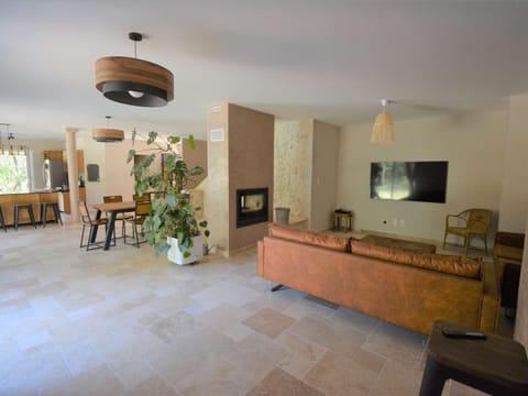 Villa 4* pour 6 pers. avec piscine privée et grand jardin, proche gorges de l'Ardèche - FR-1-382-191 House in Provence-Alpes-Côte d'Azur