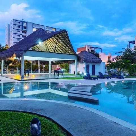 Pool view, Swimming pool