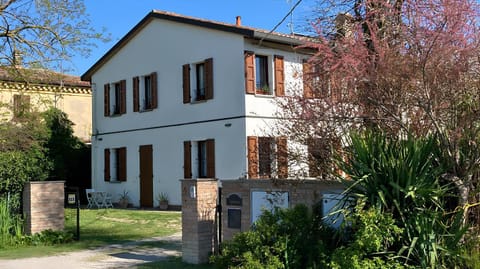 Property building, Facade/entrance, Garden