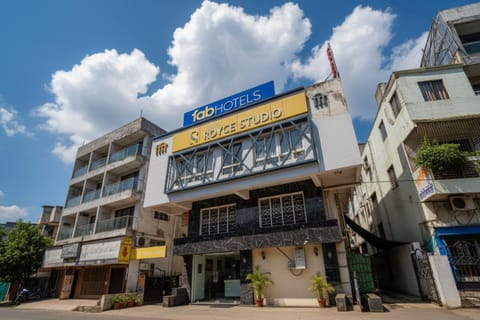 Property building, Facade/entrance