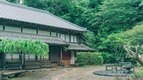 Property building, Facade/entrance, Garden
