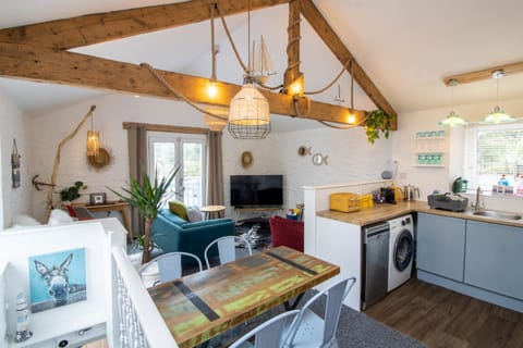 TV and multimedia, Kitchen or kitchenette, Living room, dishwasher, pet friendly