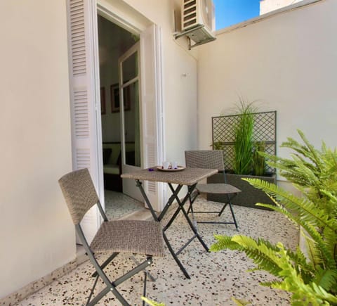 Patio, Day, Balcony/Terrace