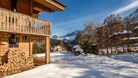 Property building, Day, Natural landscape, Winter, Mountain view