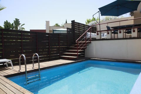 Swimming pool, Swimming pool