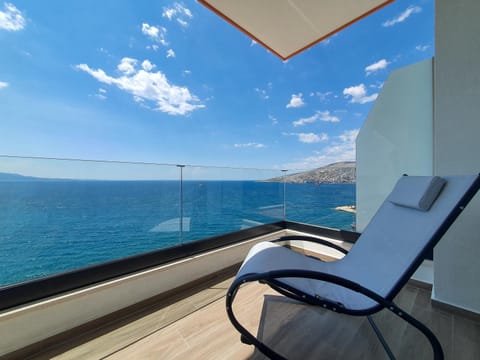 Day, Natural landscape, View (from property/room), Balcony/Terrace, Mountain view, Sea view, sunbed