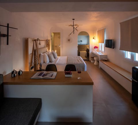 TV and multimedia, Bedroom, hair dresser