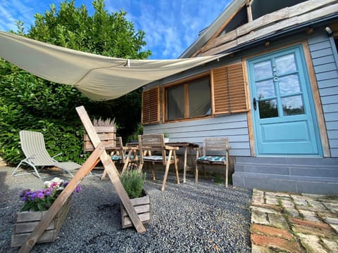Property building, Garden, Balcony/Terrace, Autumn, sunbed