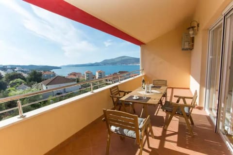 View (from property/room), View (from property/room), Balcony/Terrace, Balcony/Terrace, Landmark view, Sea view, Sea view