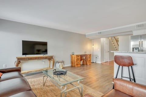 Eagle's Nest - Spacious Loft Downtown - Near GSU Apartment in Statesboro