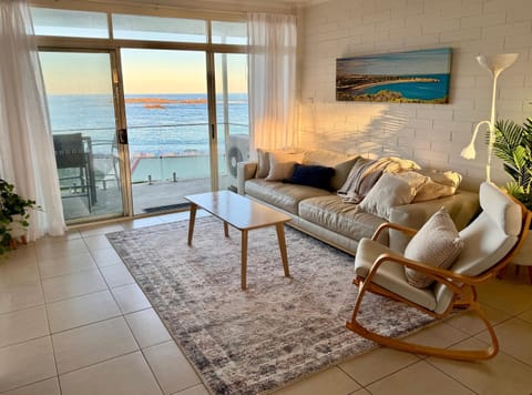 View (from property/room), Balcony/Terrace, Living room, Seating area, Sea view