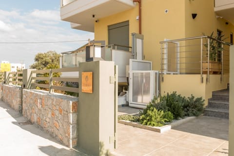 Property building, Facade/entrance, Facility for disabled guests