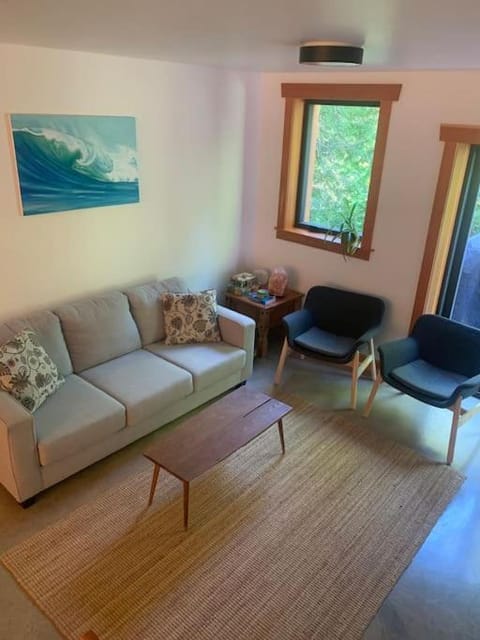 Flo inn Apartment in Ucluelet