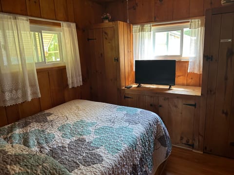 Adirondack Waterfront Cabin Upper Hudson Tributary Cabin in Saratoga