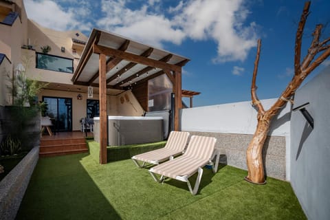 Balcony/Terrace, Living room, sunbed