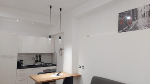Dining area, pet friendly, stove