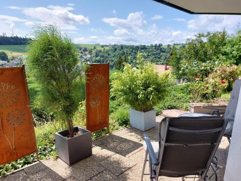Spring, Day, Natural landscape, Garden, View (from property/room), Balcony/Terrace, Seating area, Garden view