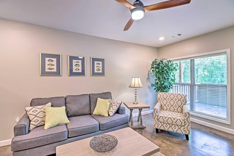 Dtwn Bull Shoals Condo 1 Mi to Lake Access! Apartment in Bull Shoals