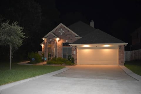 Spacious Conroe Home around 4 miles to the Lake House in Lake Conroe