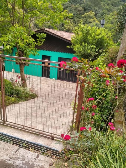 Facade/entrance, Garden, Parking
