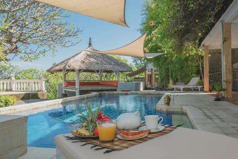 Property building, Patio, Day, Garden, View (from property/room), Balcony/Terrace, Food and drinks, Dining area, Food, Garden view, Pool view, Swimming pool, Drinks, sunbed