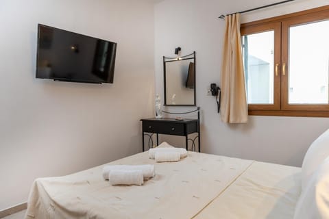 Bed, TV and multimedia