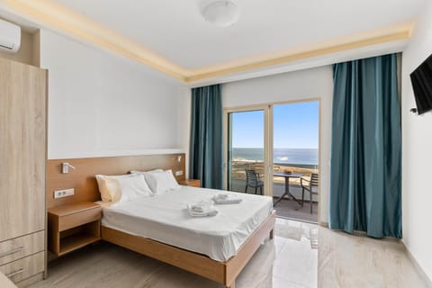 Bed, TV and multimedia, Bedroom, Sea view, wardrobe, air conditioner