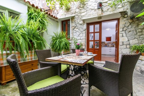 Patio, Garden, Balcony/Terrace, Landmark view