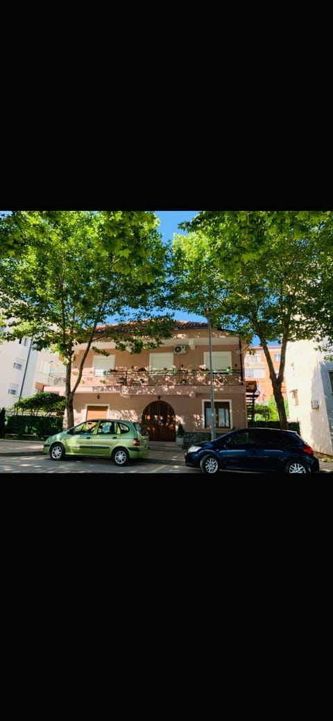 Property building, Parking